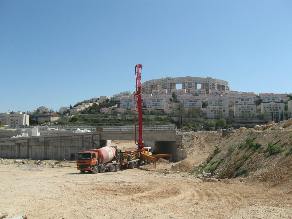 בראשי, פיתוח שטח ציבורי, קבלנים בירושלים