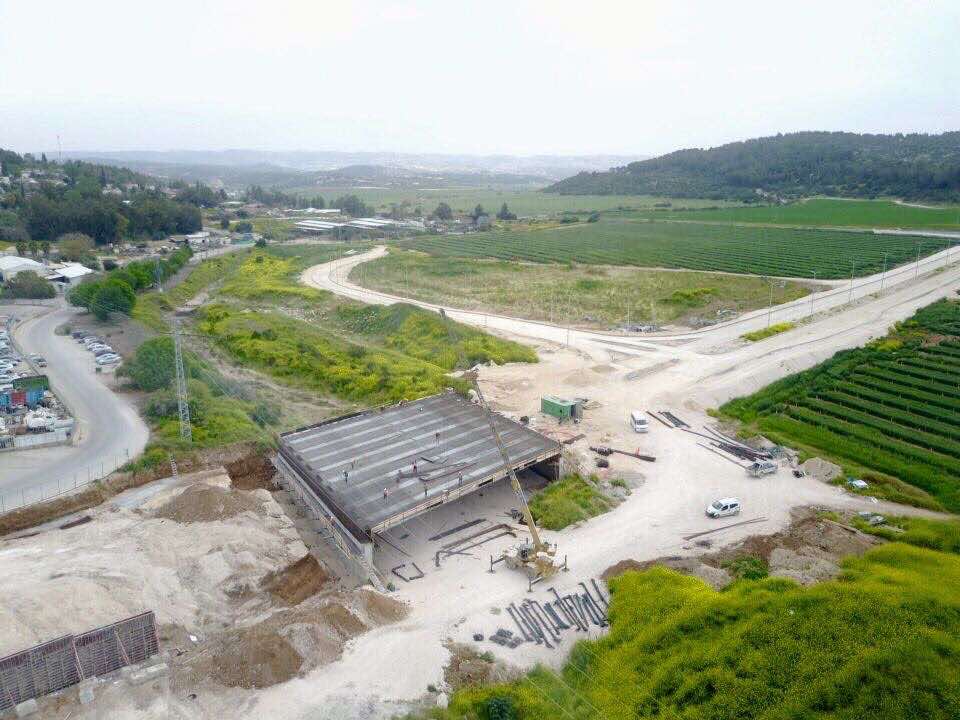 בראשי, כביש 5, חברות בנייה בישראל